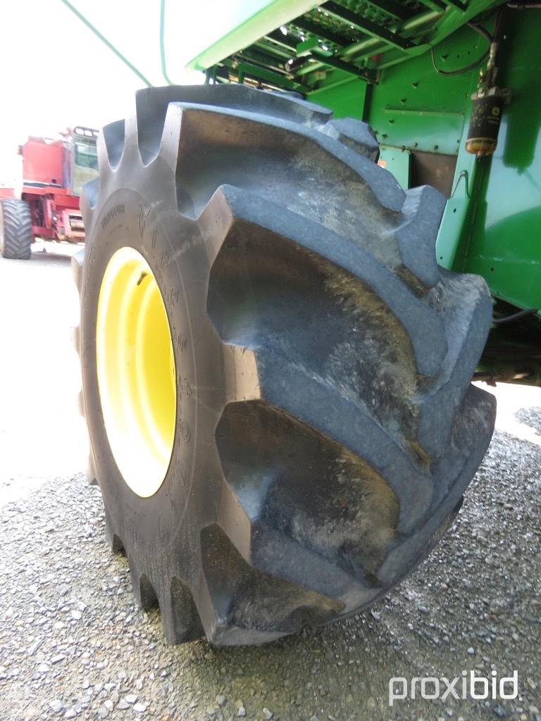 9750 STS John Deere Combine