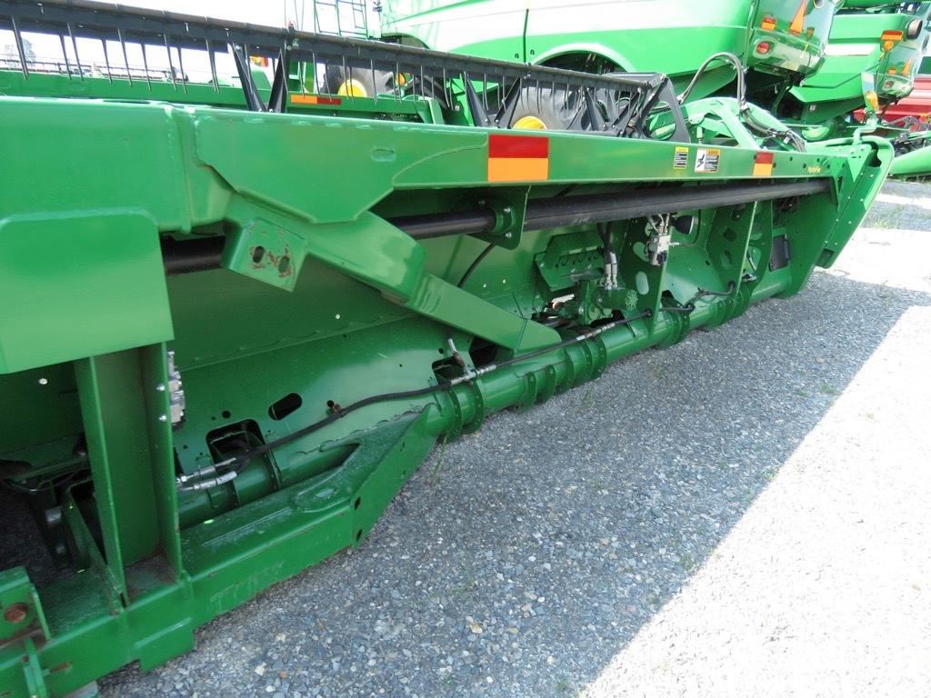 635FD John Deere Draper