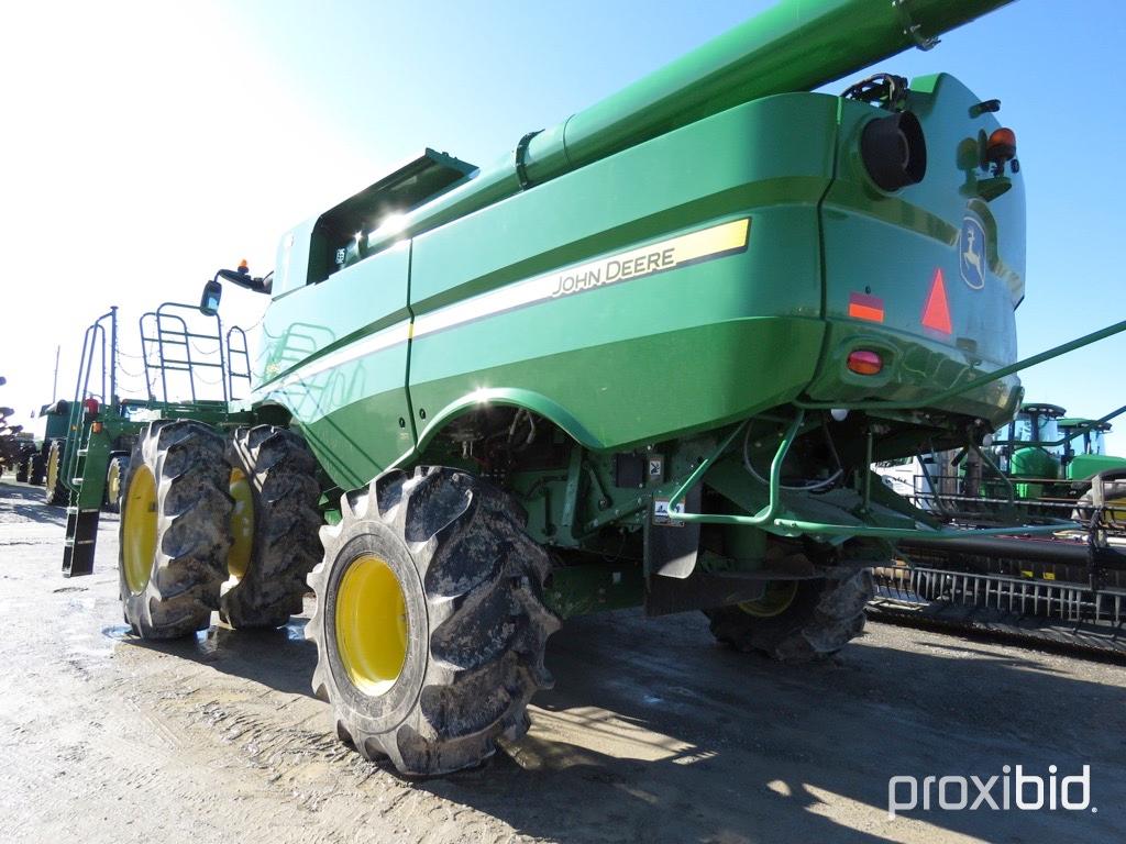 S690 JD combine, 520/85R42 R2 duals, 710/65R26 rear, 4 wh., prem. cab, 260 screen, Pro Drive, Contou