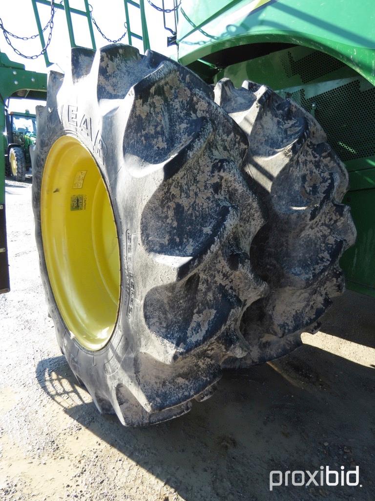 S690 JD combine, 520/85R42 R2 duals, 710/65R26 rear, 4 wh., prem. cab, 260 screen, Pro Drive, Contou