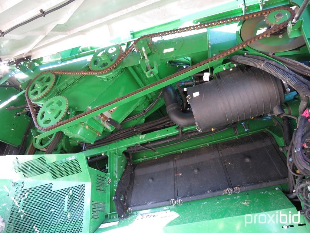 S690 JD combine, 520/85R42 R2 duals, 710/65R26 rear, 4 wh., prem. cab, 260 screen, Pro Drive, Contou