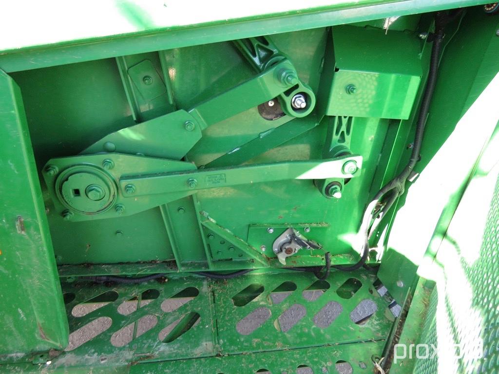 S690 JD combine, 520/85R42 R2 duals, 710/65R26 rear, 4 wh., prem. cab, 260 screen, Pro Drive, Contou