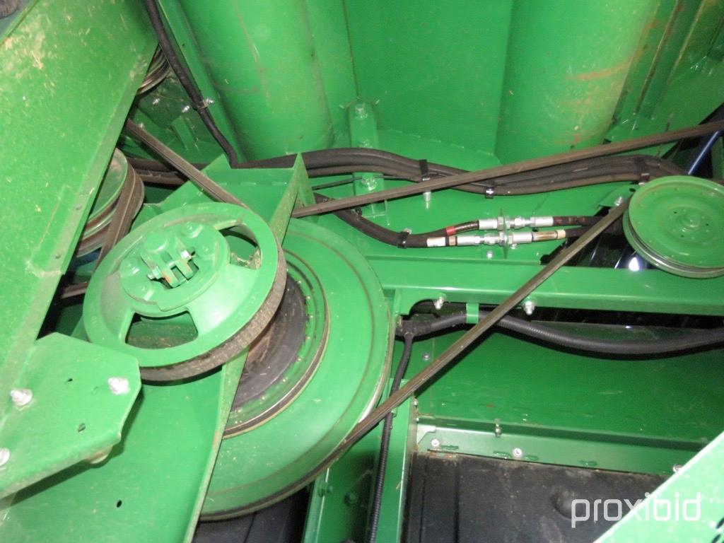 S690 JD combine, 520/85R42 R2 duals, 710/65R26 rear, 4 wh., prem. cab, 260 screen, Pro Drive, Contou