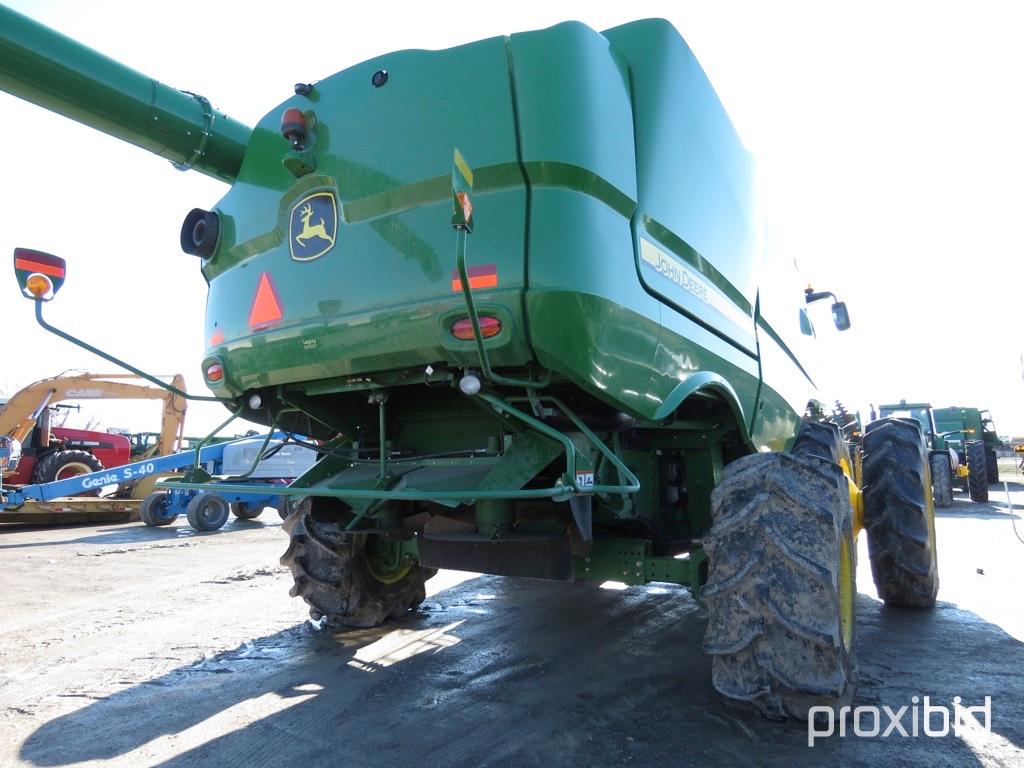 S690 JD combine, 520/85R42 R2 duals, 710/65R26 rear, 4 wh., prem. cab, 260 screen, Pro Drive, Contou