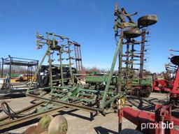 John Deere 30’ field cult., w/harrow