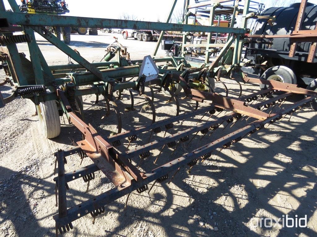 John Deere 30’ field cult., w/harrow