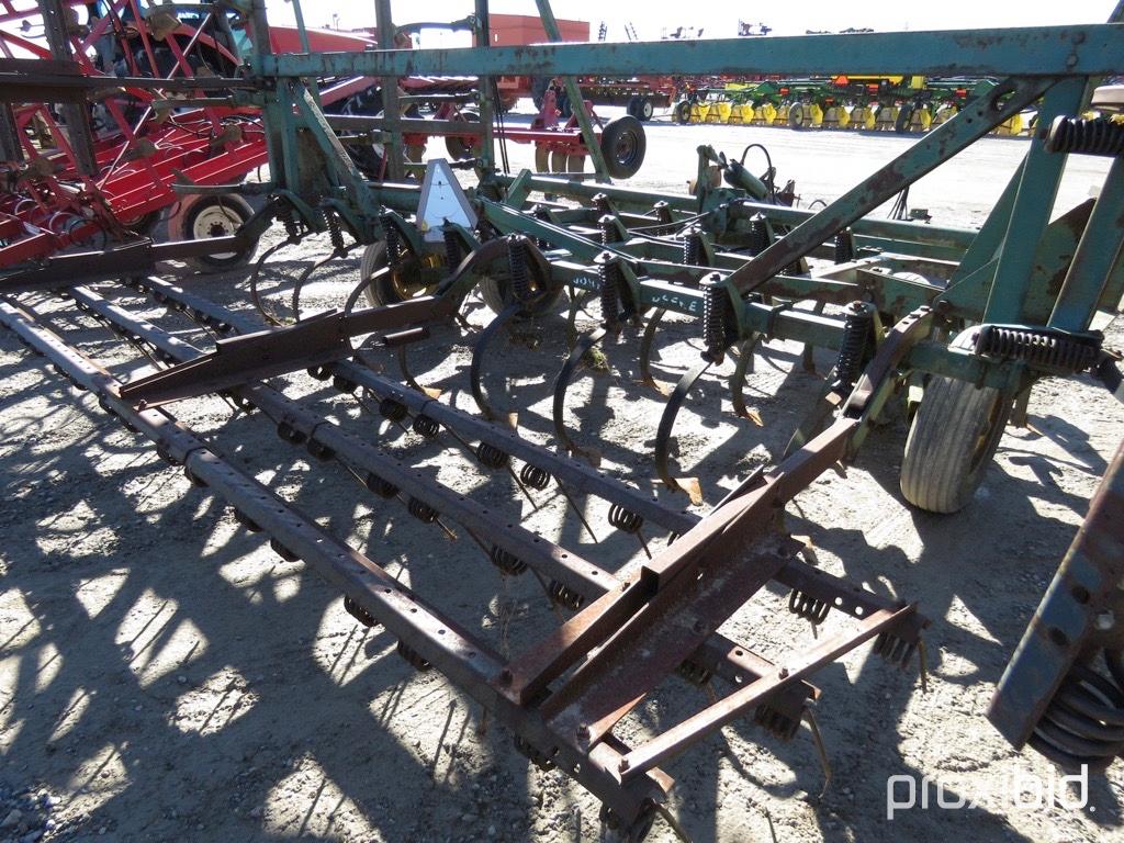 John Deere 30’ field cult., w/harrow