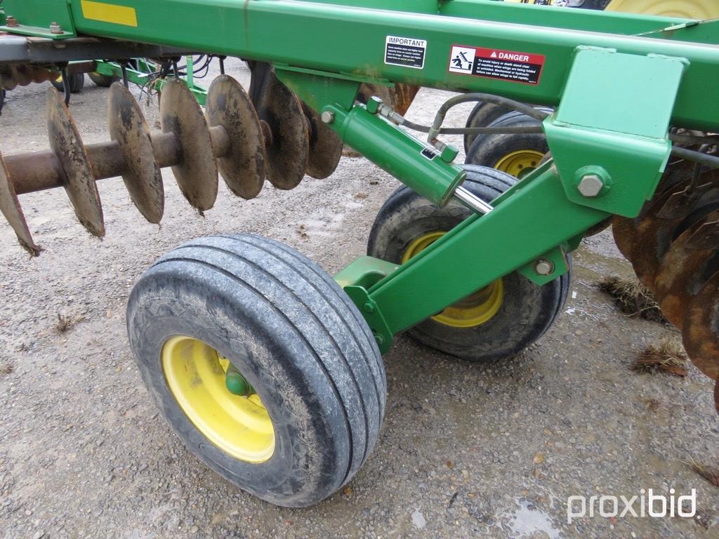 637 John Deere 32' disk
