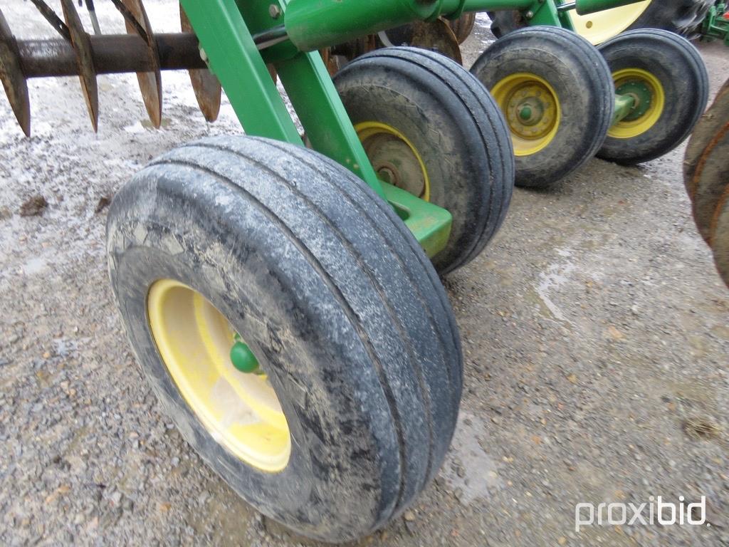 637 John Deere 32' disk