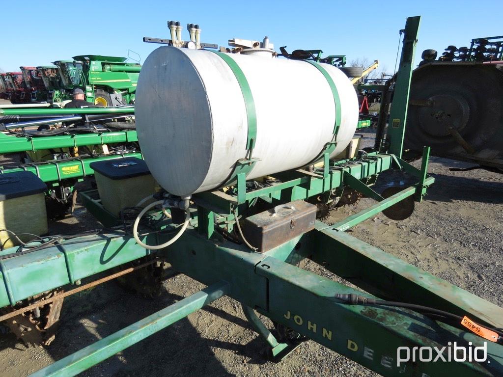 7000 JD 8 row planter, pull type