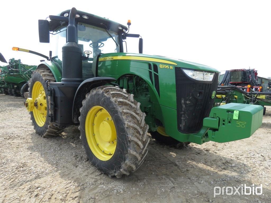 8295R JOHN DEERE TRACTOR