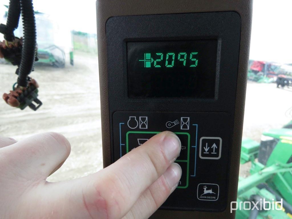 9996 JOHN DEERE COTTON PICKER