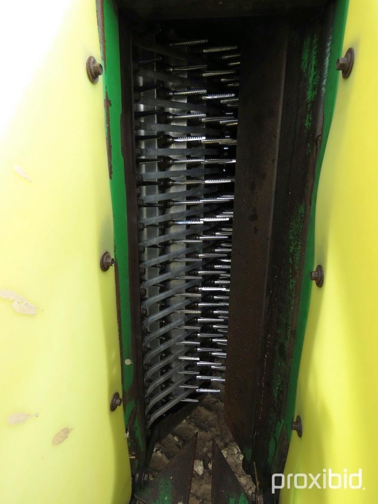 9996 JOHN DEERE COTTON PICKER