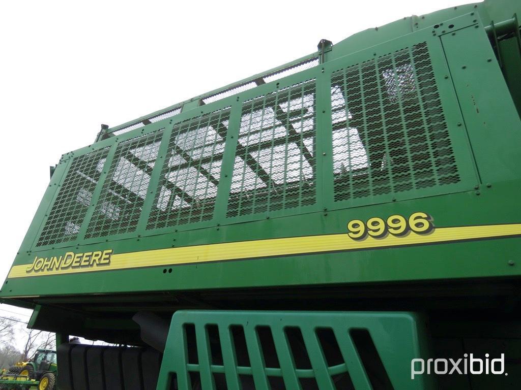 9996 JOHN DEERE COTTON PICKER