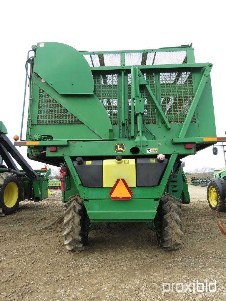 9996 JOHN DEERE COTTON PICKER