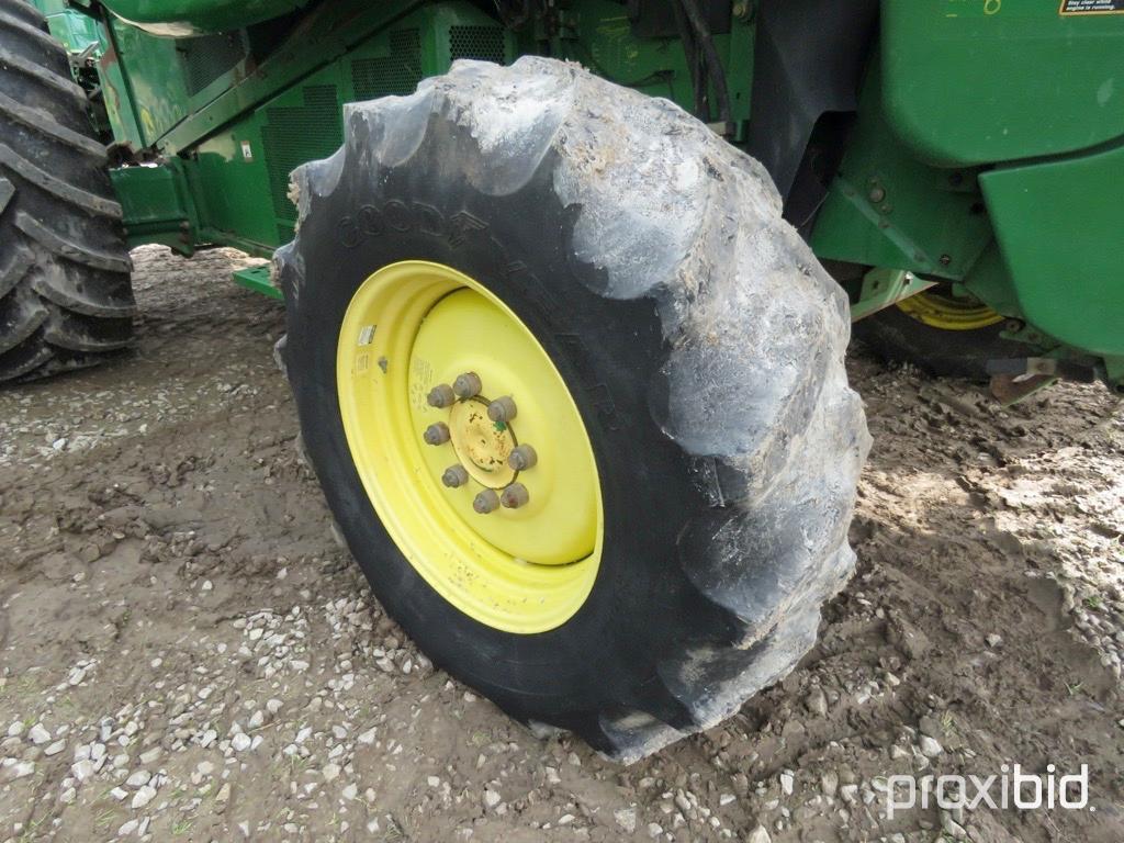 9760 STS JOHN DEERE COMBINE