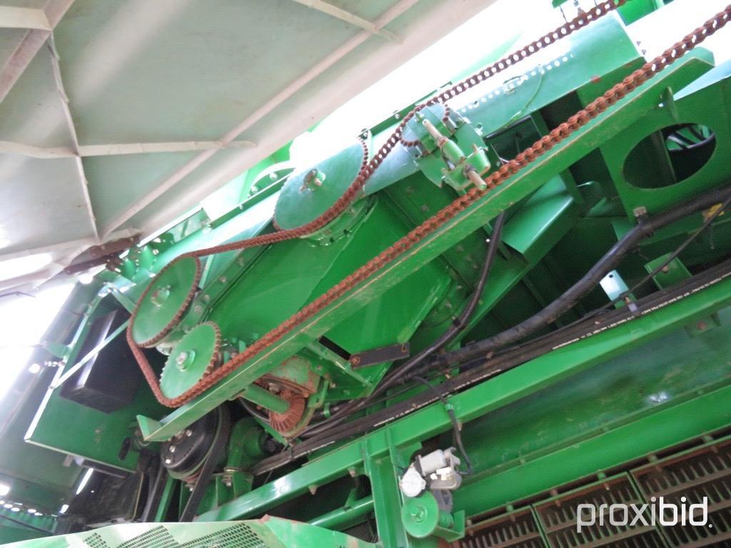 9760 STS JOHN DEERE COMBINE
