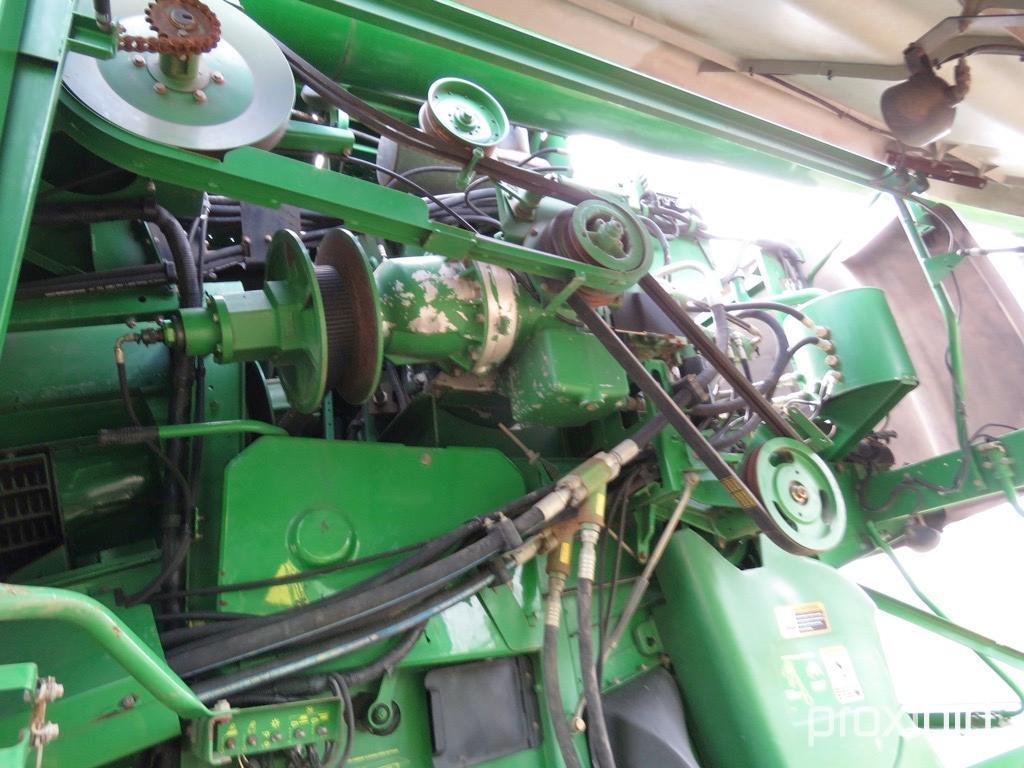9760 STS JOHN DEERE COMBINE