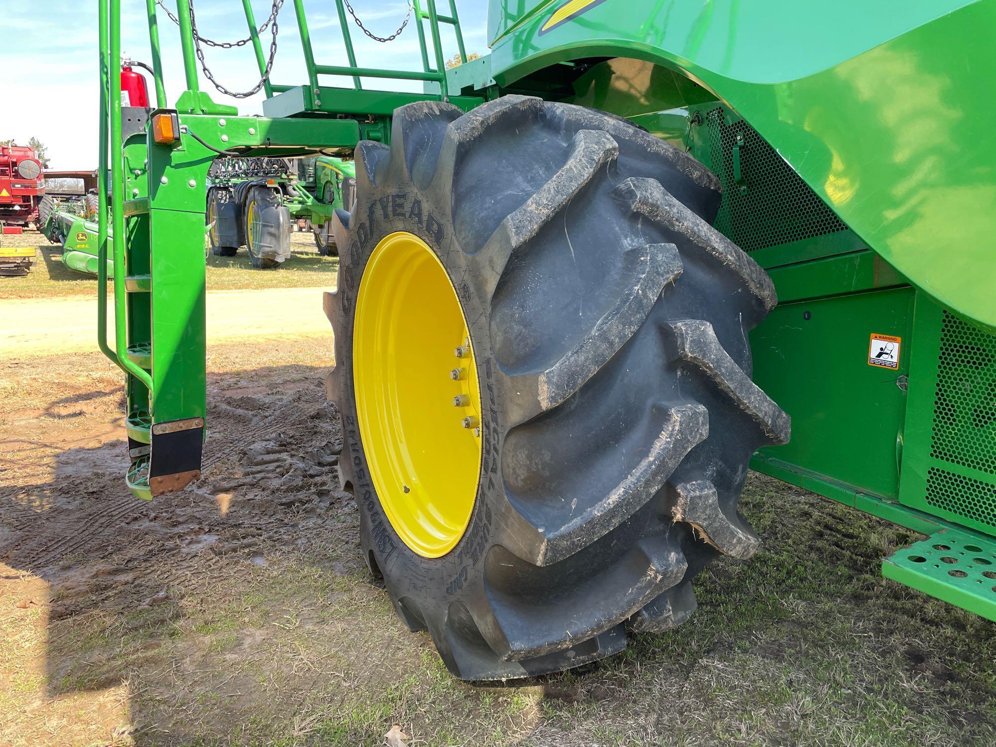 S670 JOHN DEERE COMBINE