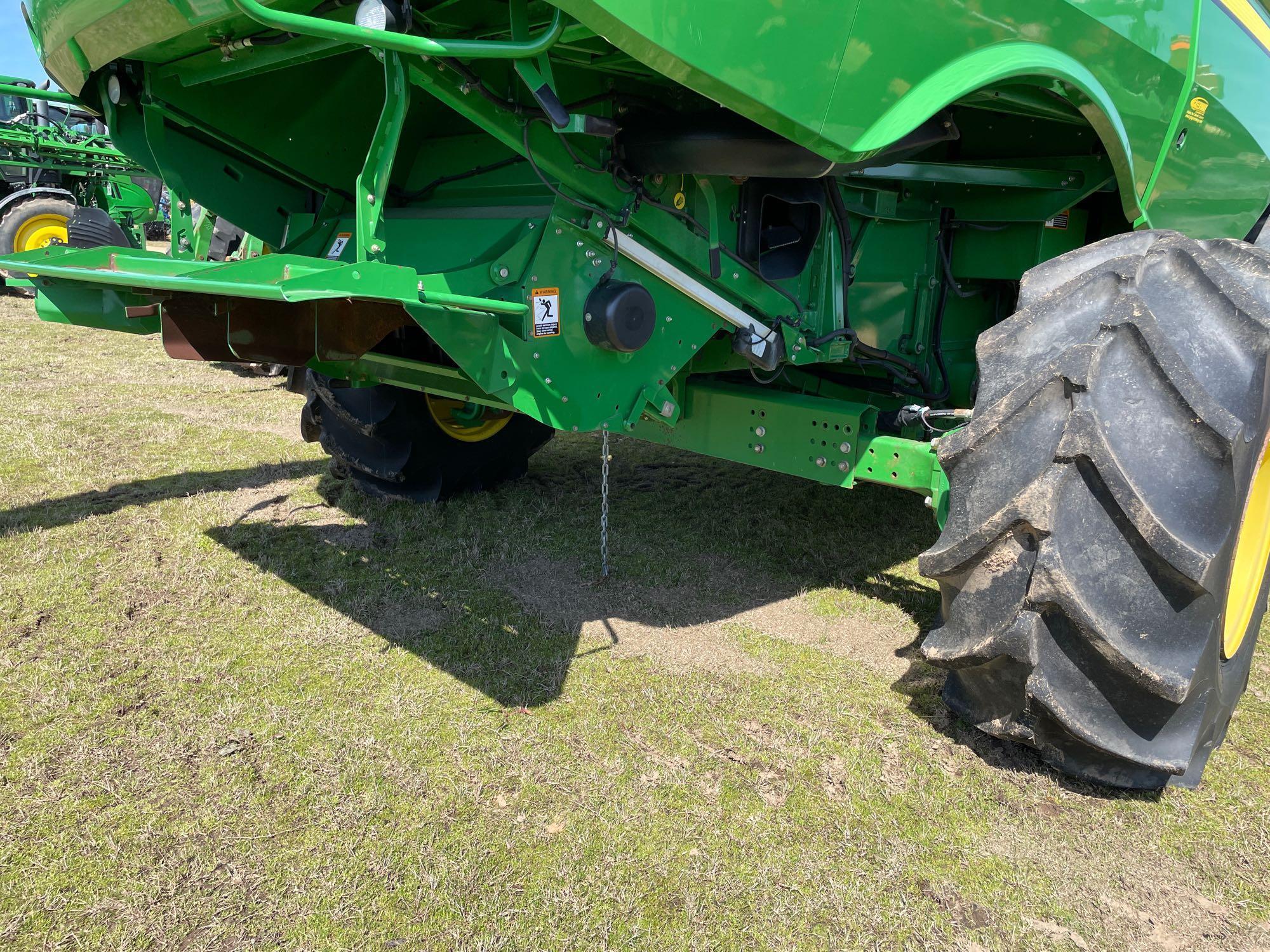 S670 JOHN DEERE COMBINE