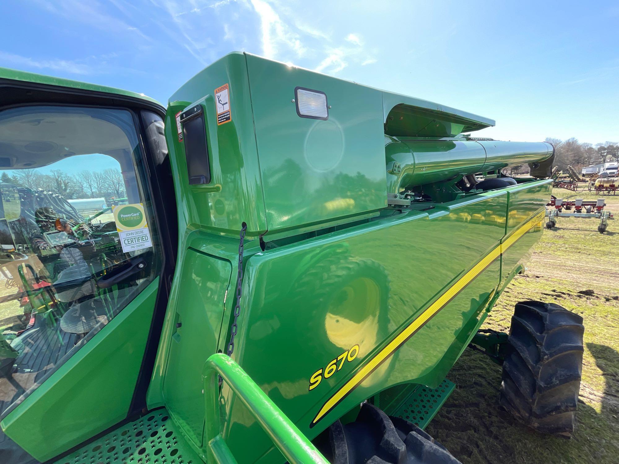 S670 JOHN DEERE COMBINE