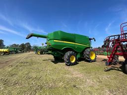 S670 JOHN DEERE COMBINE