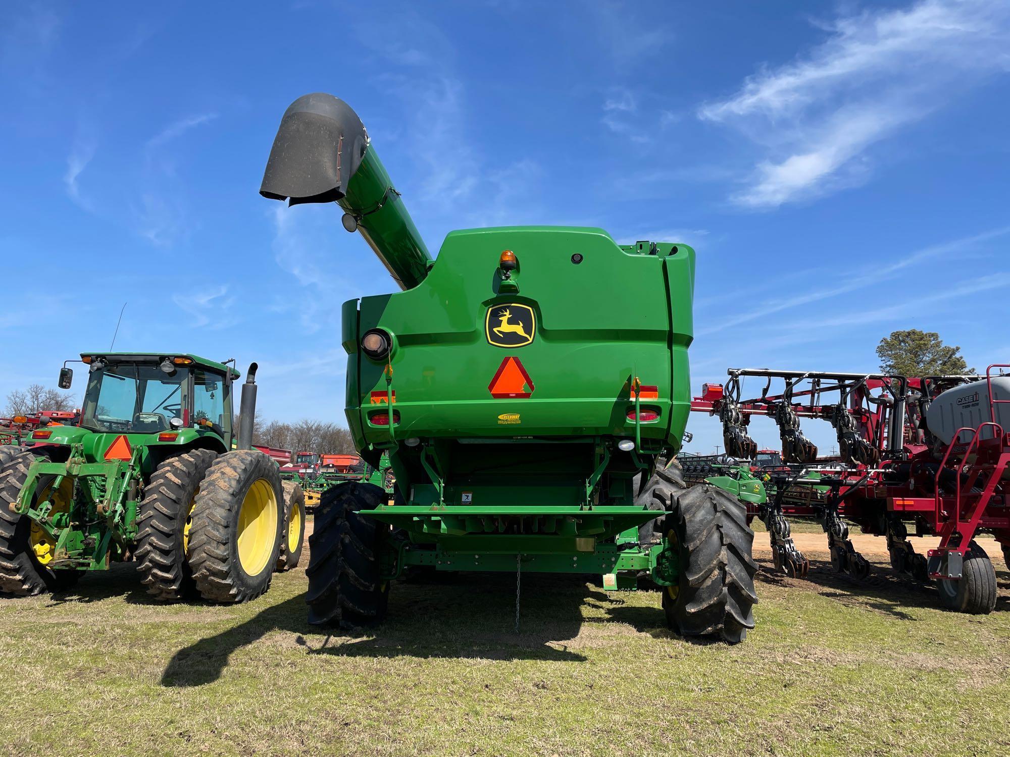 S670 JOHN DEERE COMBINE