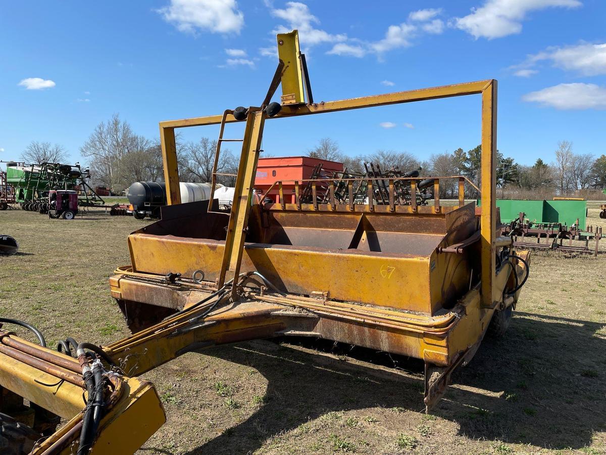 12P REYNOLDS DIRT SCOOP