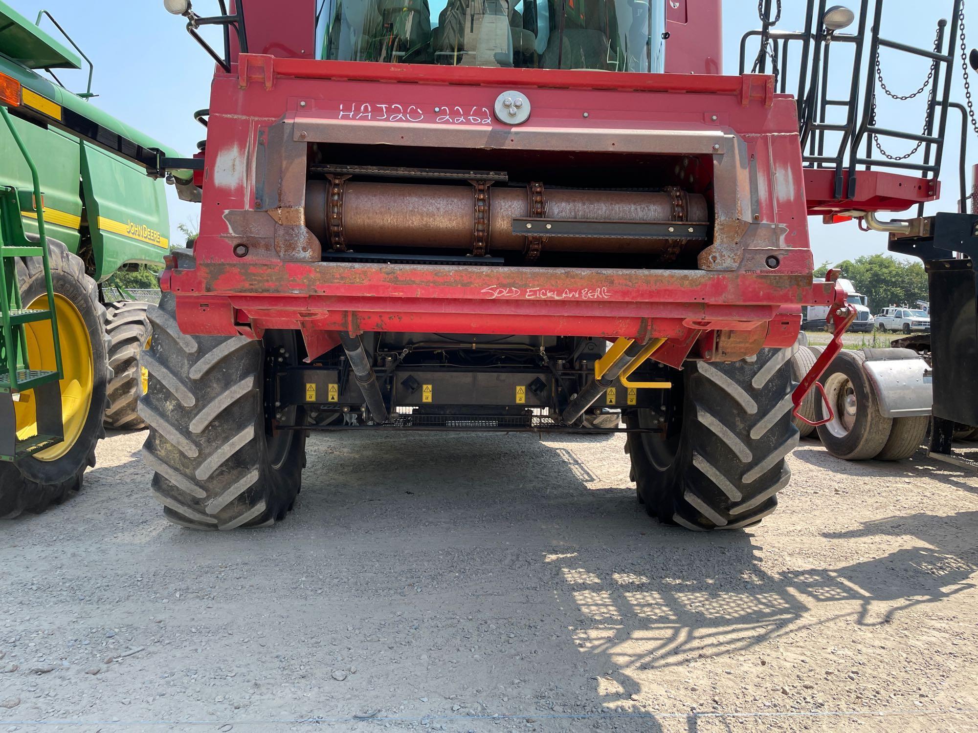 7010 CASE IH COMBINE, GETTING WATER IN OIL