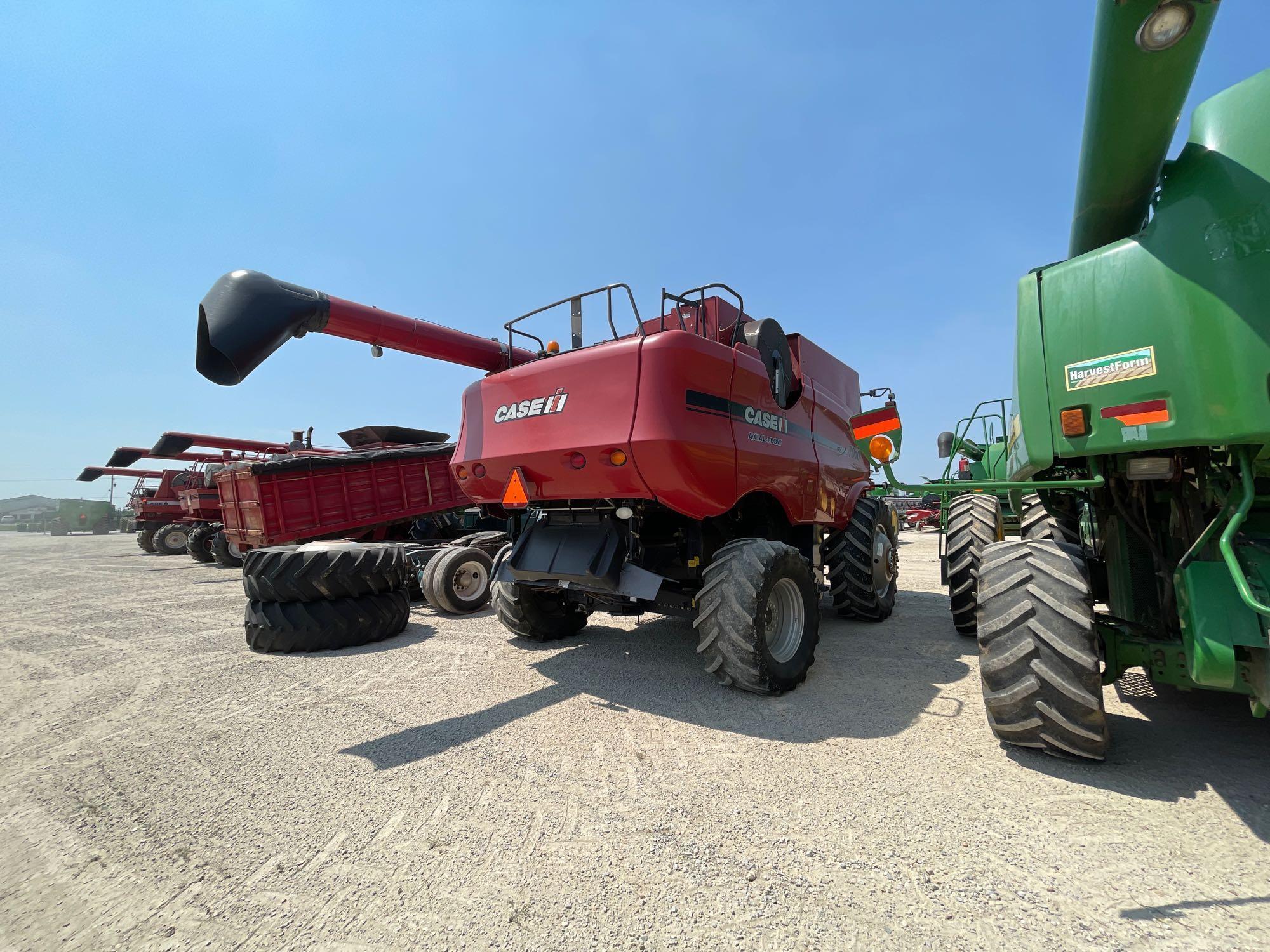 7010 CASE IH COMBINE, GETTING WATER IN OIL