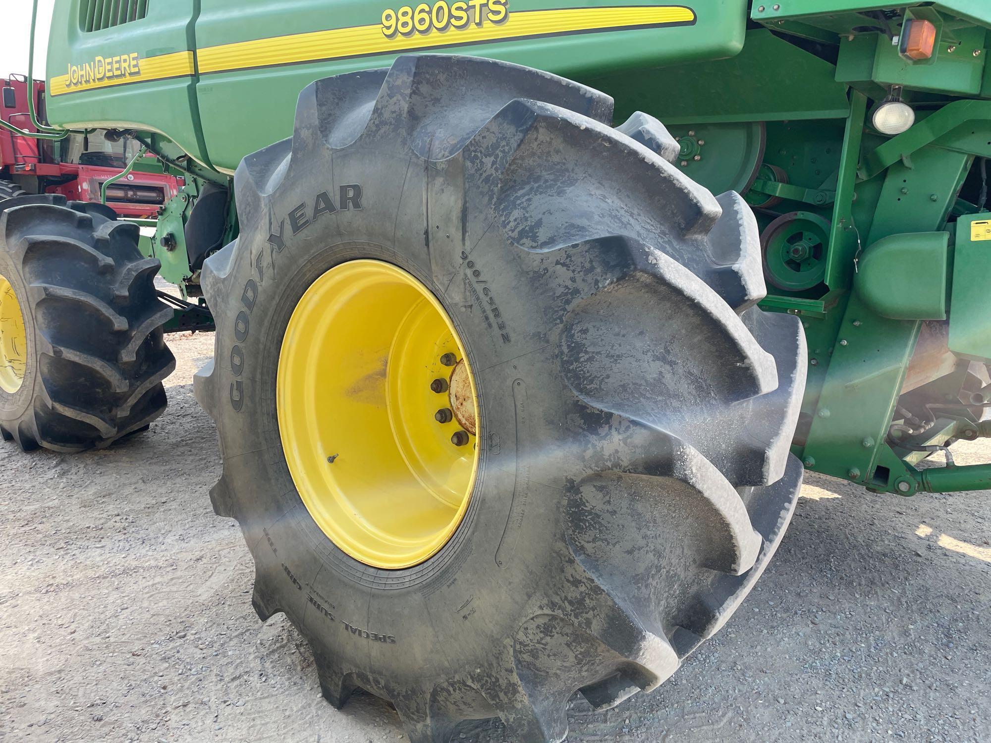 9860 STS JOHN DEERE COMBINE, 2004 YR., DOES NOT RUN