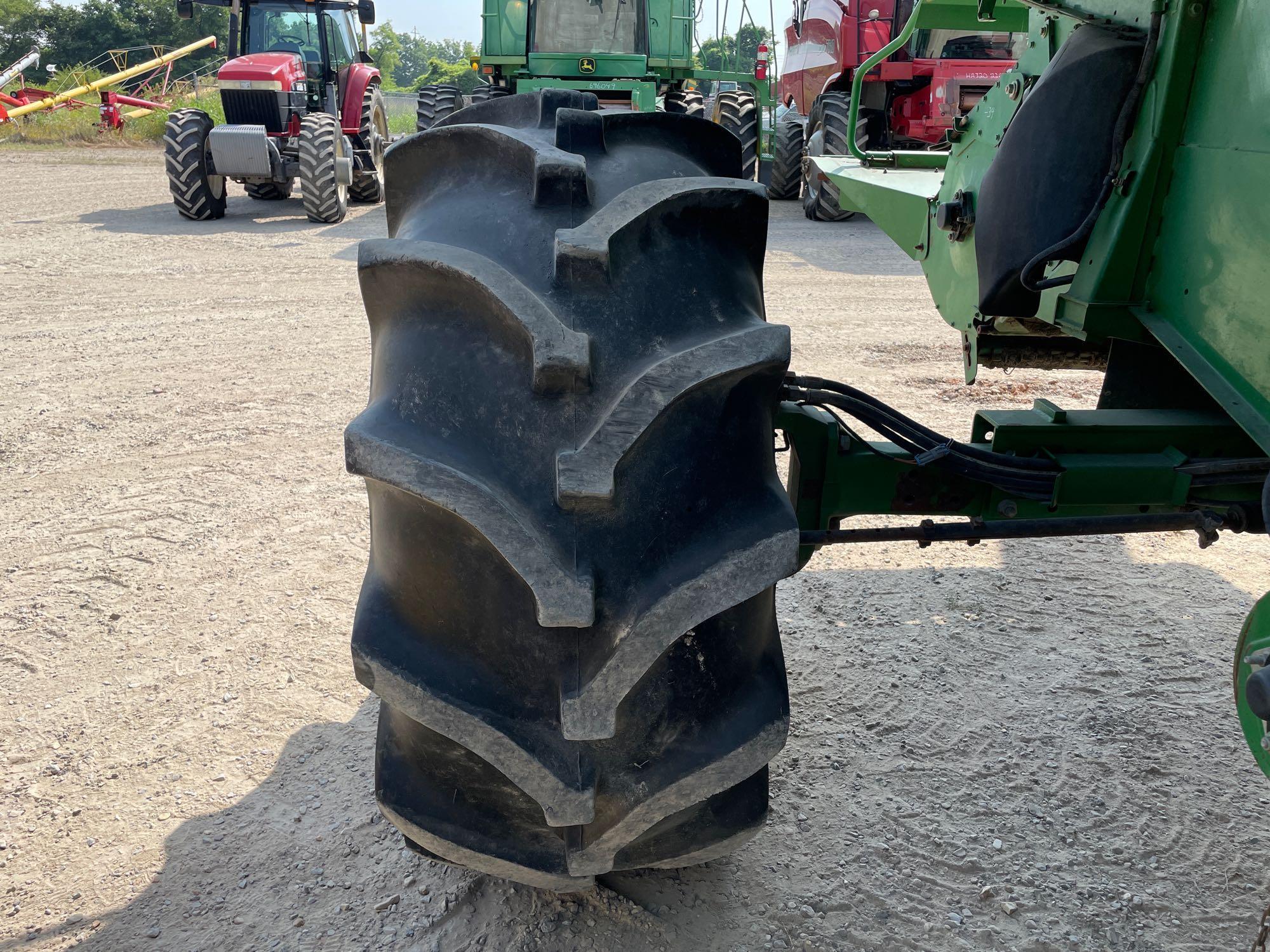 9860 STS JOHN DEERE COMBINE, 2004 YR., DOES NOT RUN