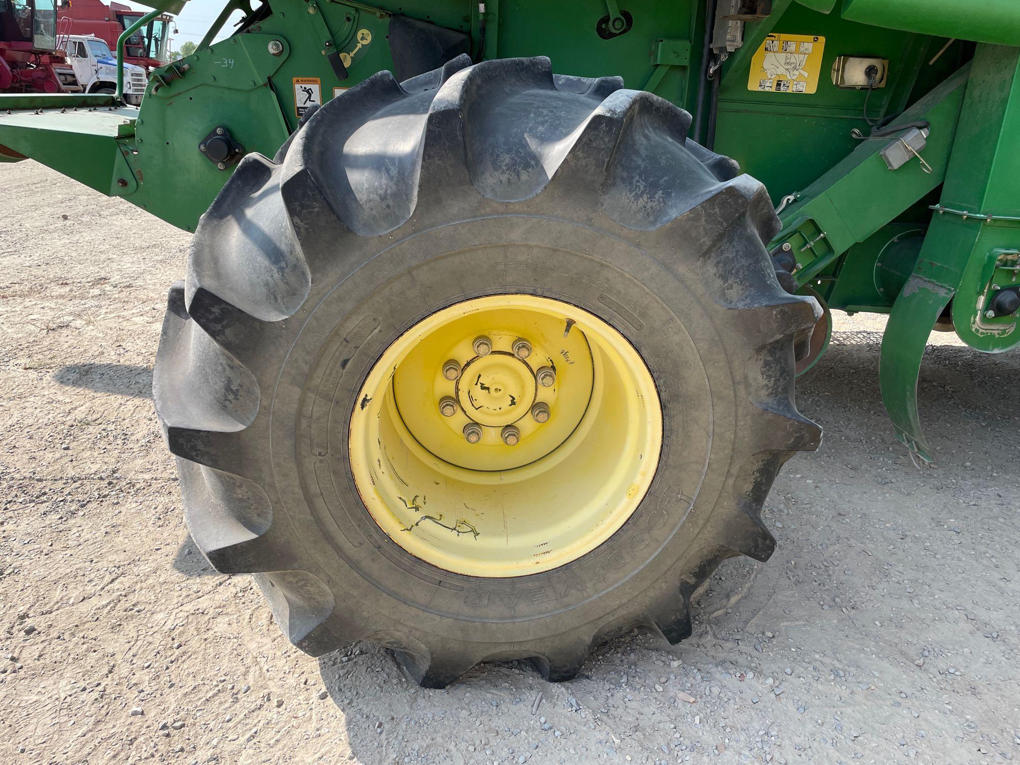 9860 STS JOHN DEERE COMBINE, 2004 YR., DOES NOT RUN