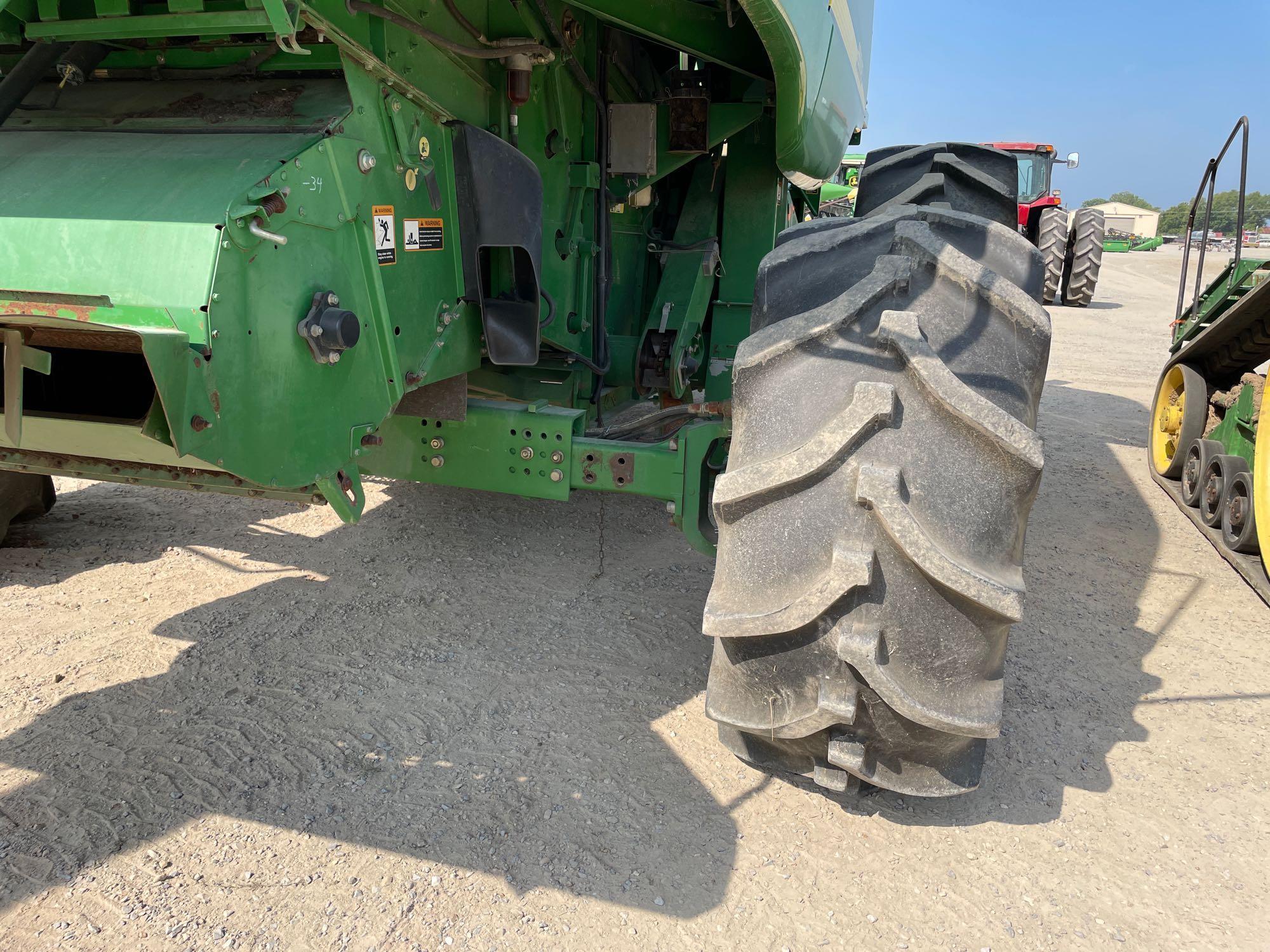 9860 STS JOHN DEERE COMBINE, 2004 YR., DOES NOT RUN