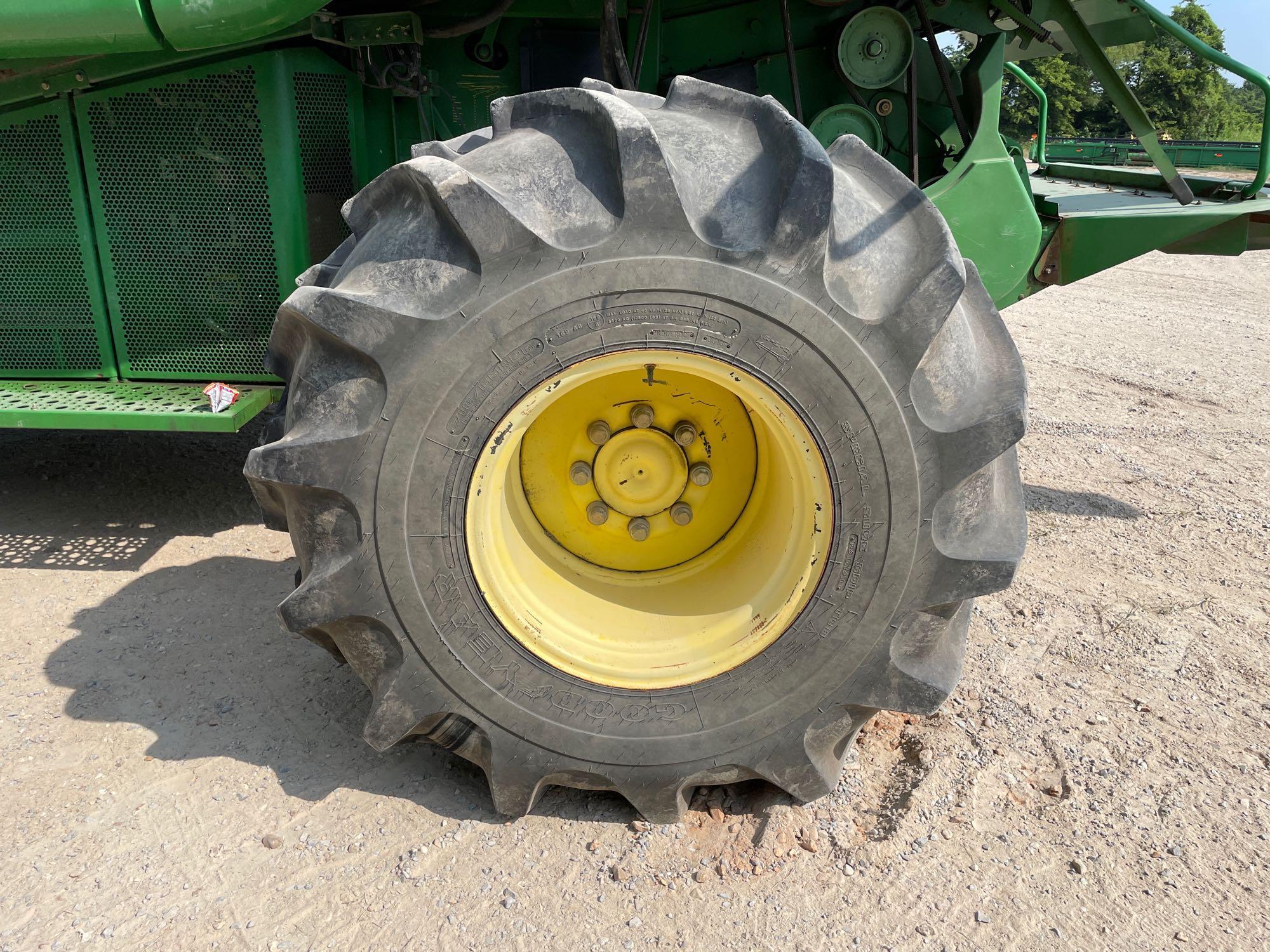 9860 STS JOHN DEERE COMBINE, 2004 YR., DOES NOT RUN