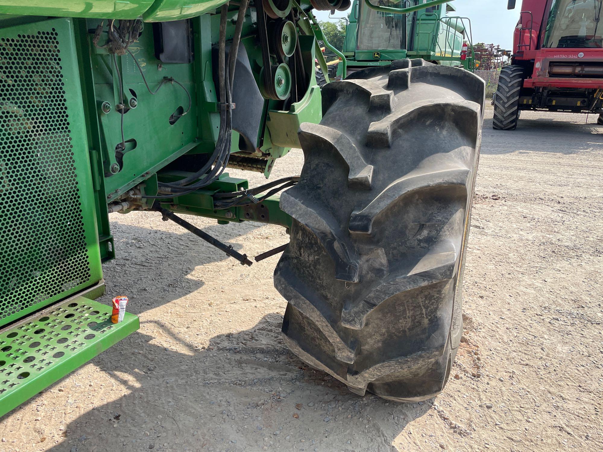 9860 STS JOHN DEERE COMBINE, 2004 YR., DOES NOT RUN