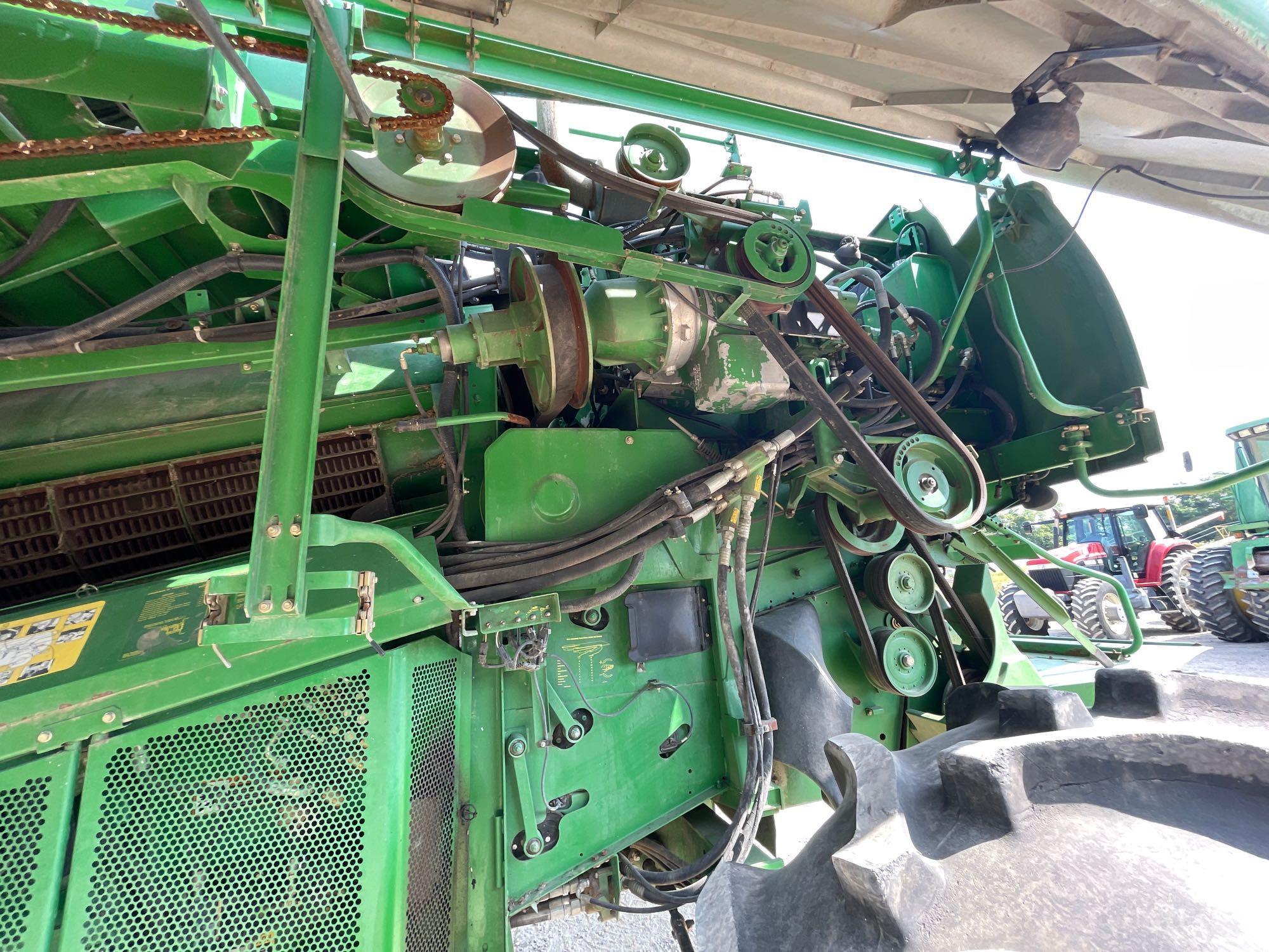 9860 STS JOHN DEERE COMBINE, 2004 YR., DOES NOT RUN