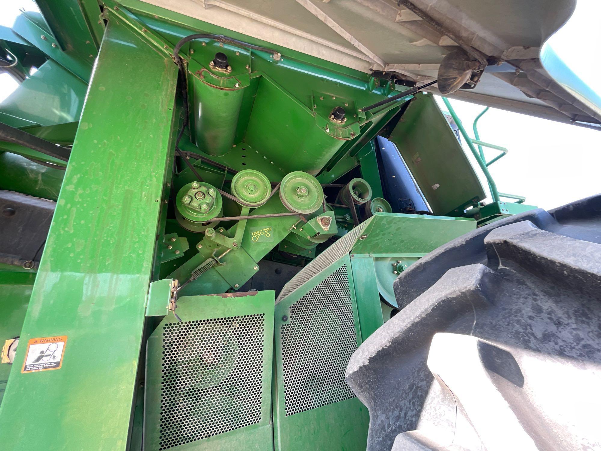 9860 STS JOHN DEERE COMBINE, 2004 YR., DOES NOT RUN