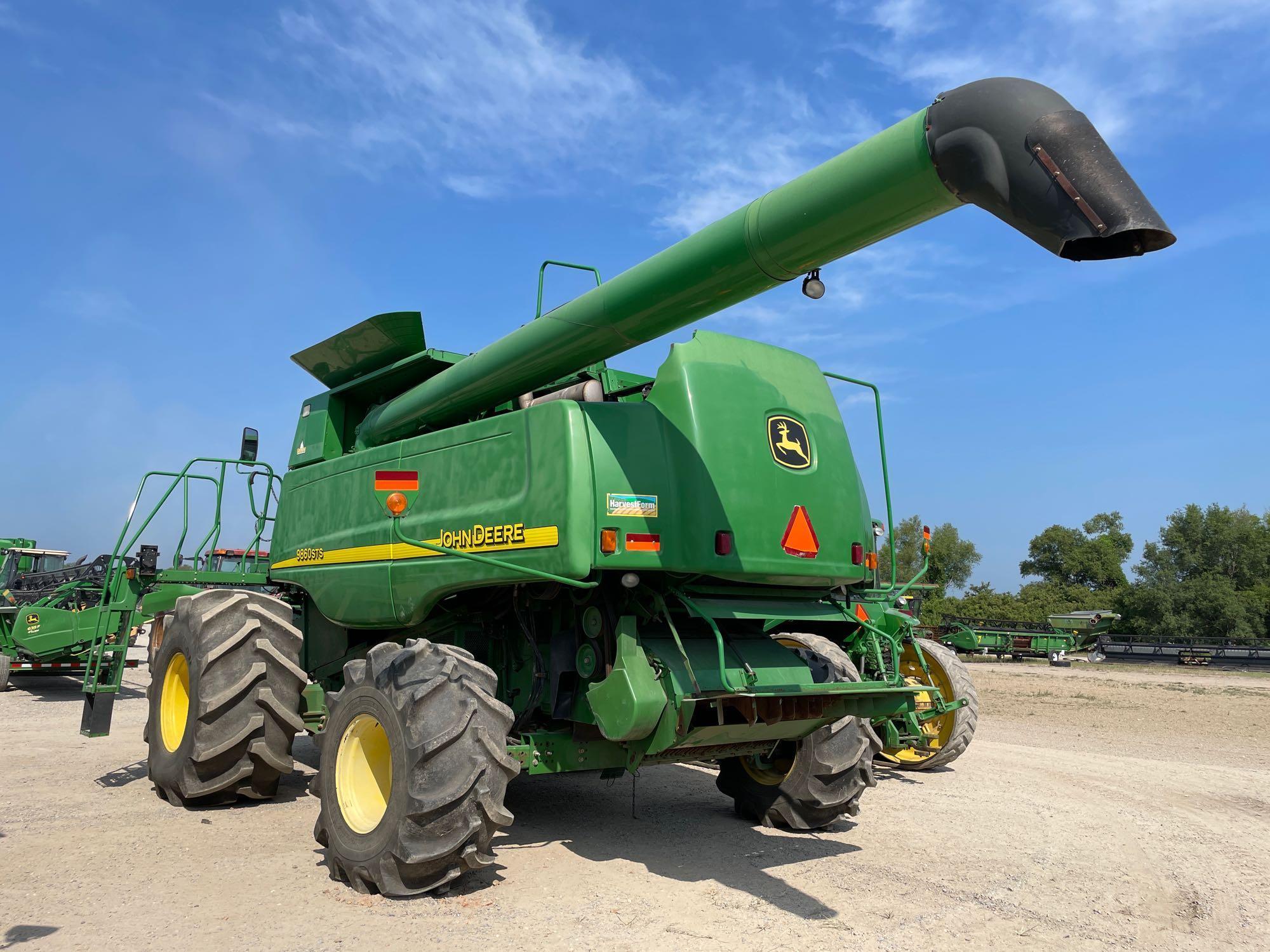 9860 STS JOHN DEERE COMBINE, 2004 YR., DOES NOT RUN