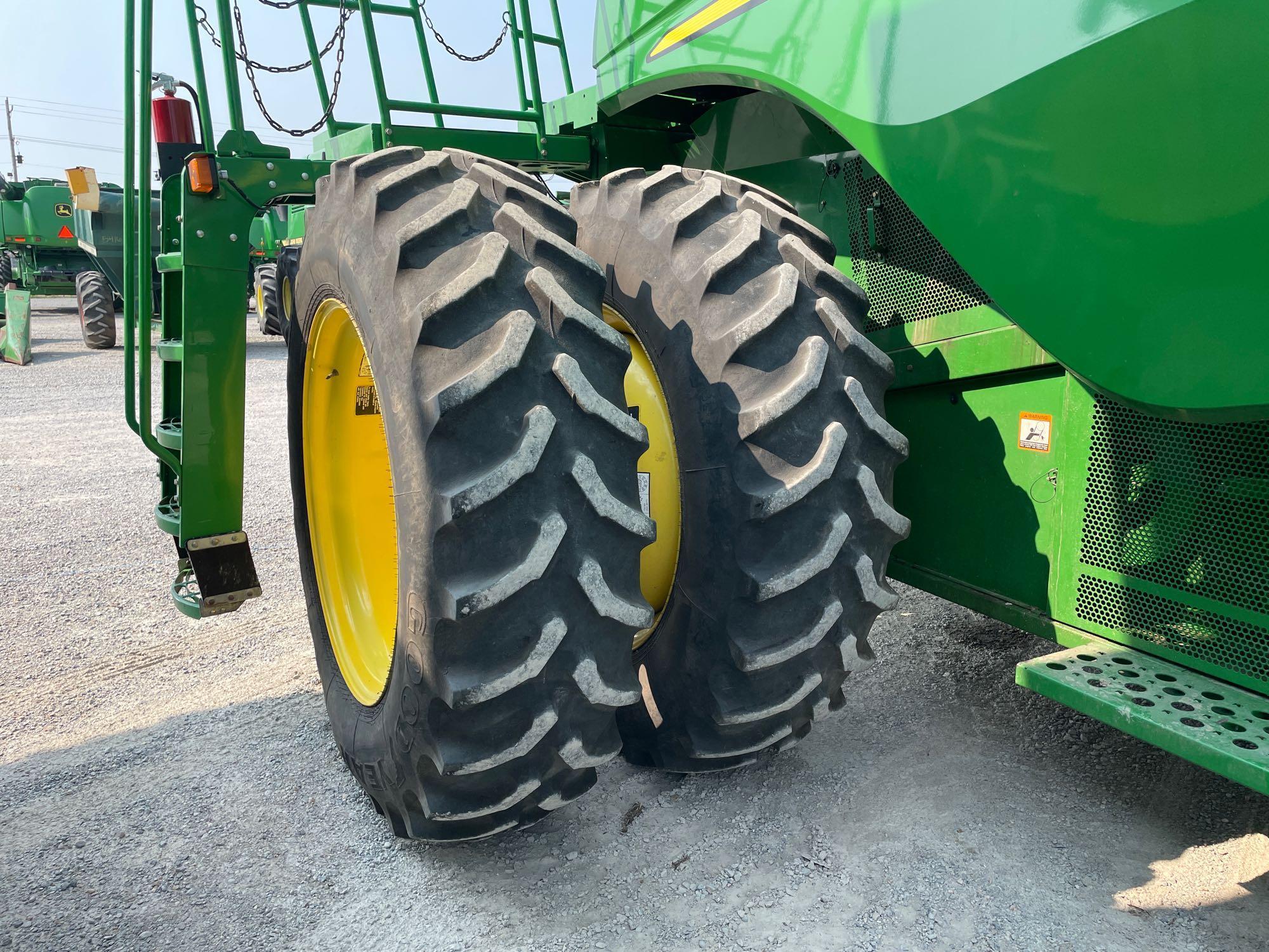 S670 JOHN DEERE COMBINE, 2013 YR.