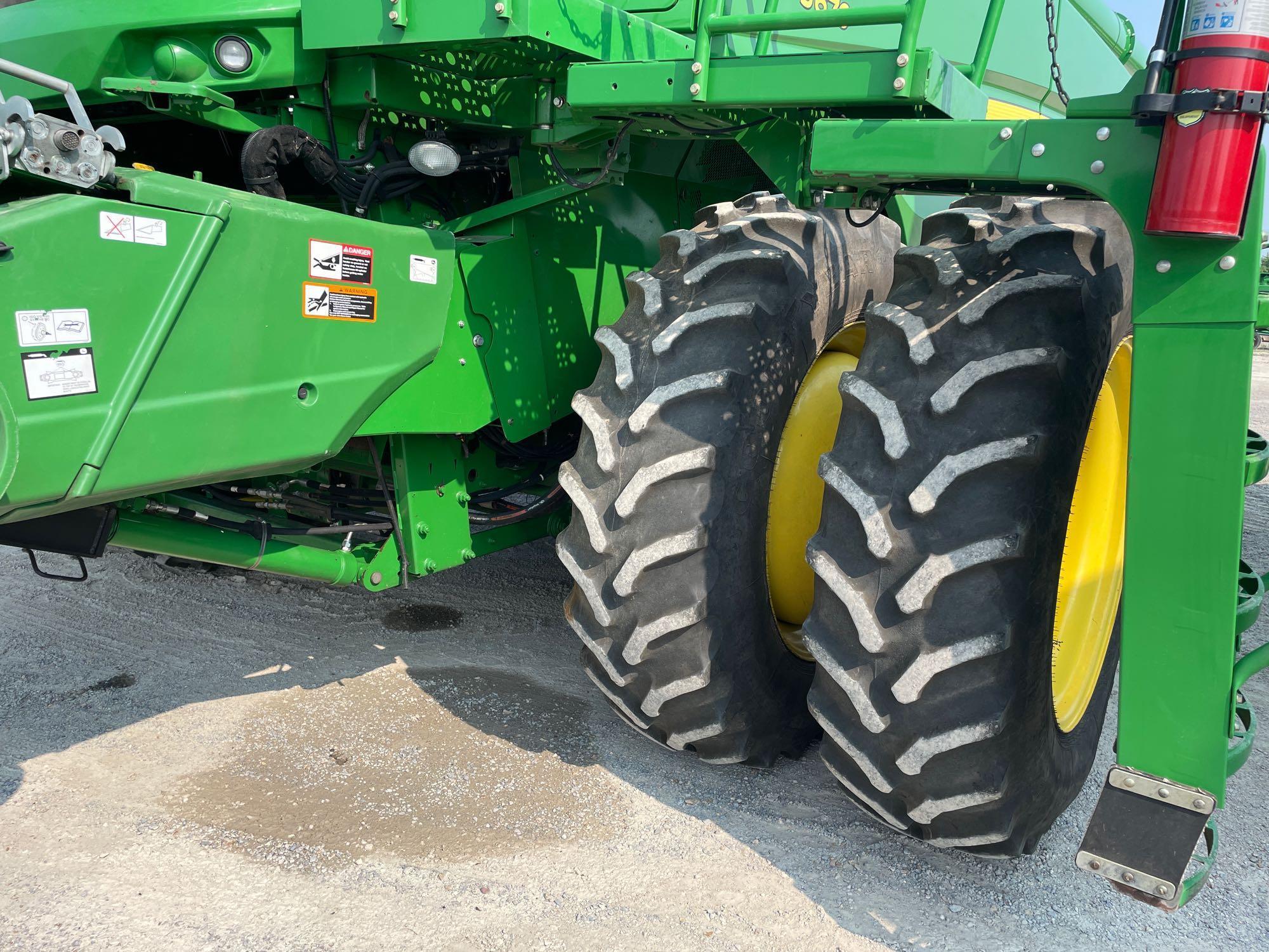 S670 JOHN DEERE COMBINE, 2013 YR.