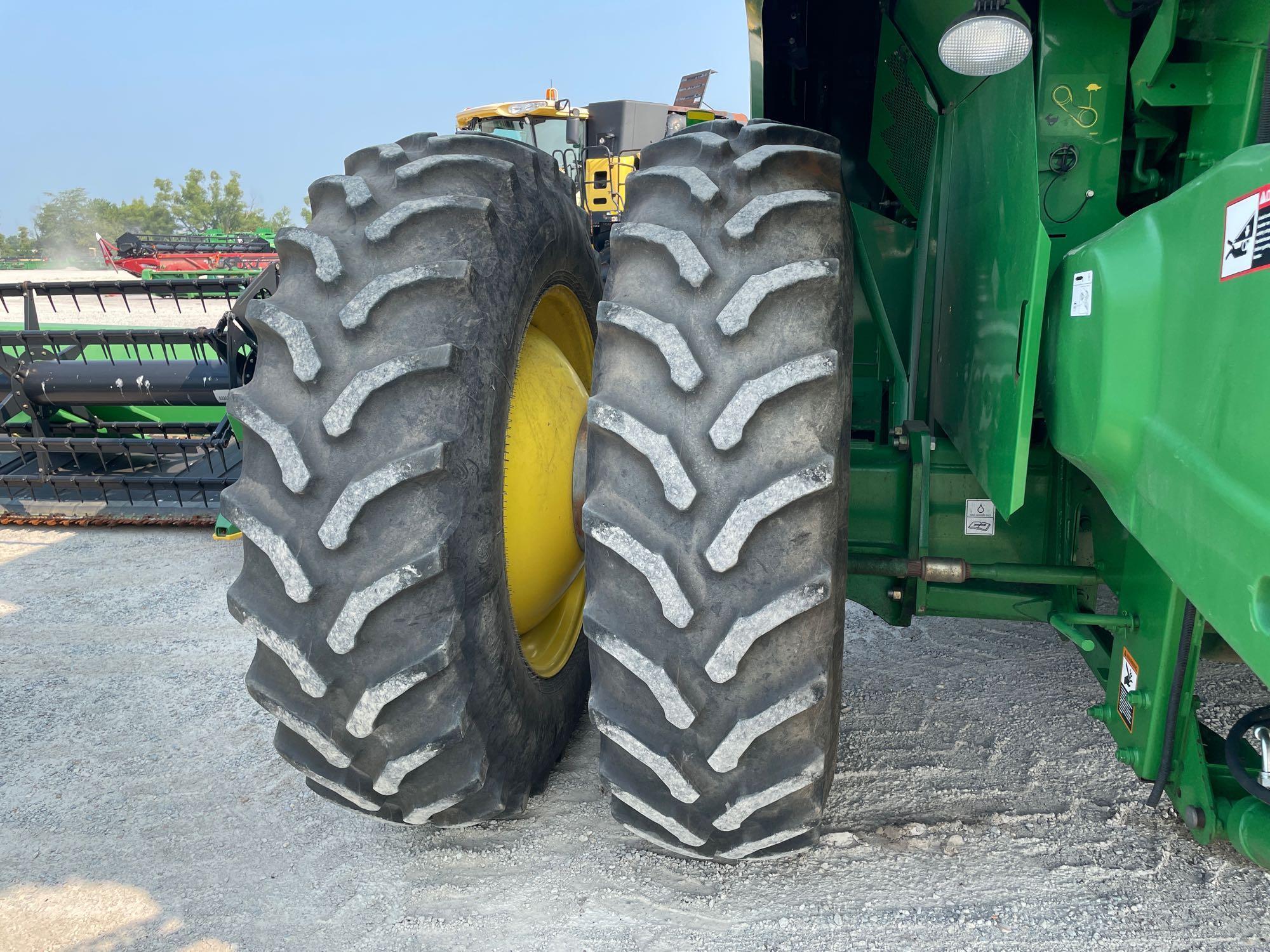 S670 JOHN DEERE COMBINE, 2013 YR.