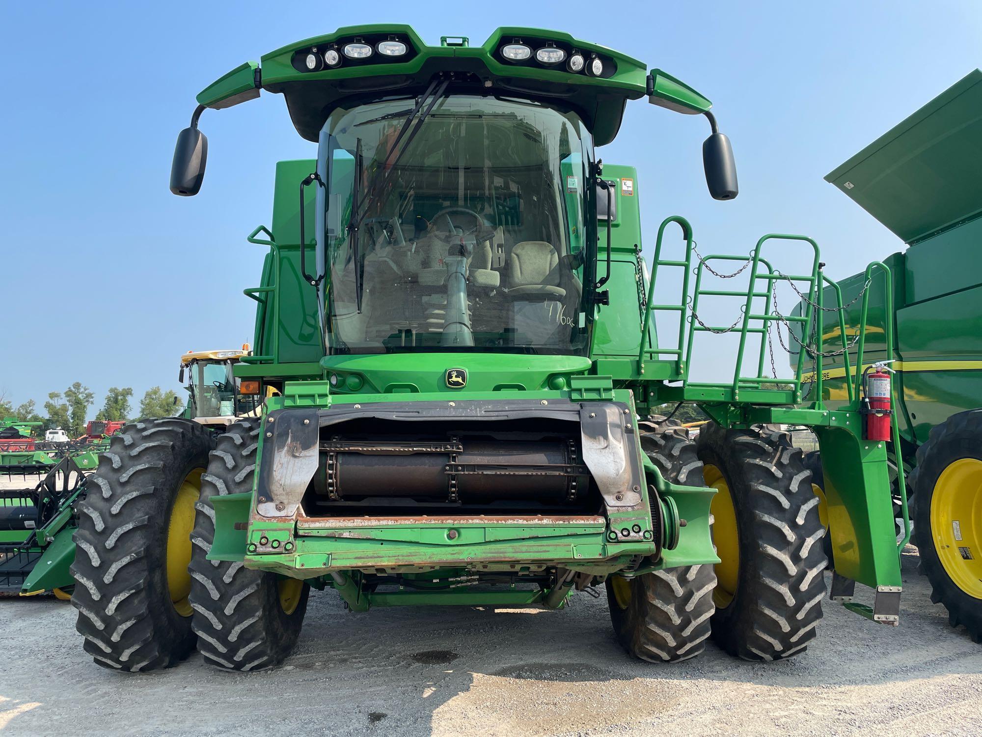 S670 JOHN DEERE COMBINE, 2013 YR.