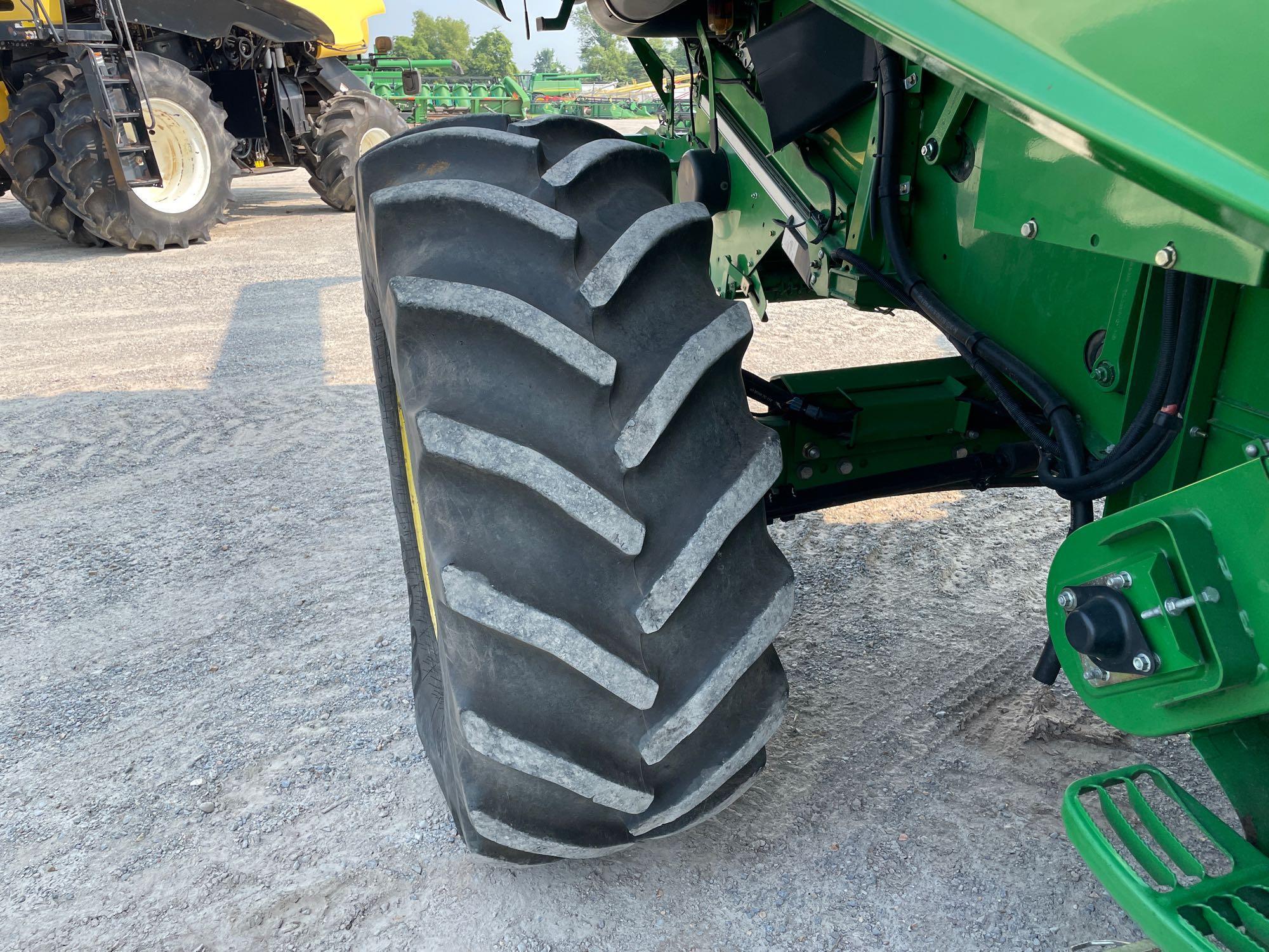 S670 JOHN DEERE COMBINE, 2013 YR.