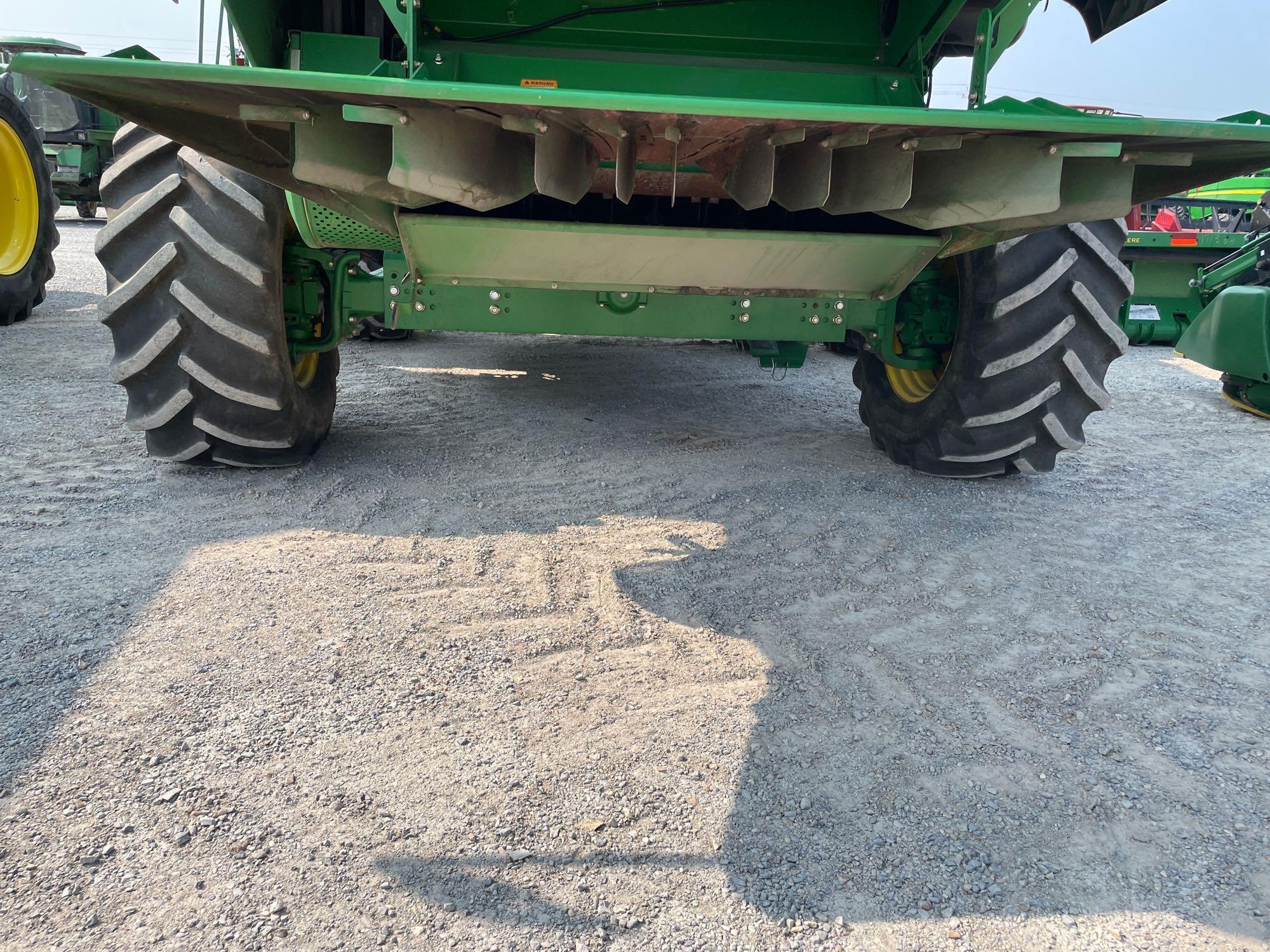 S670 JOHN DEERE COMBINE, 2013 YR.