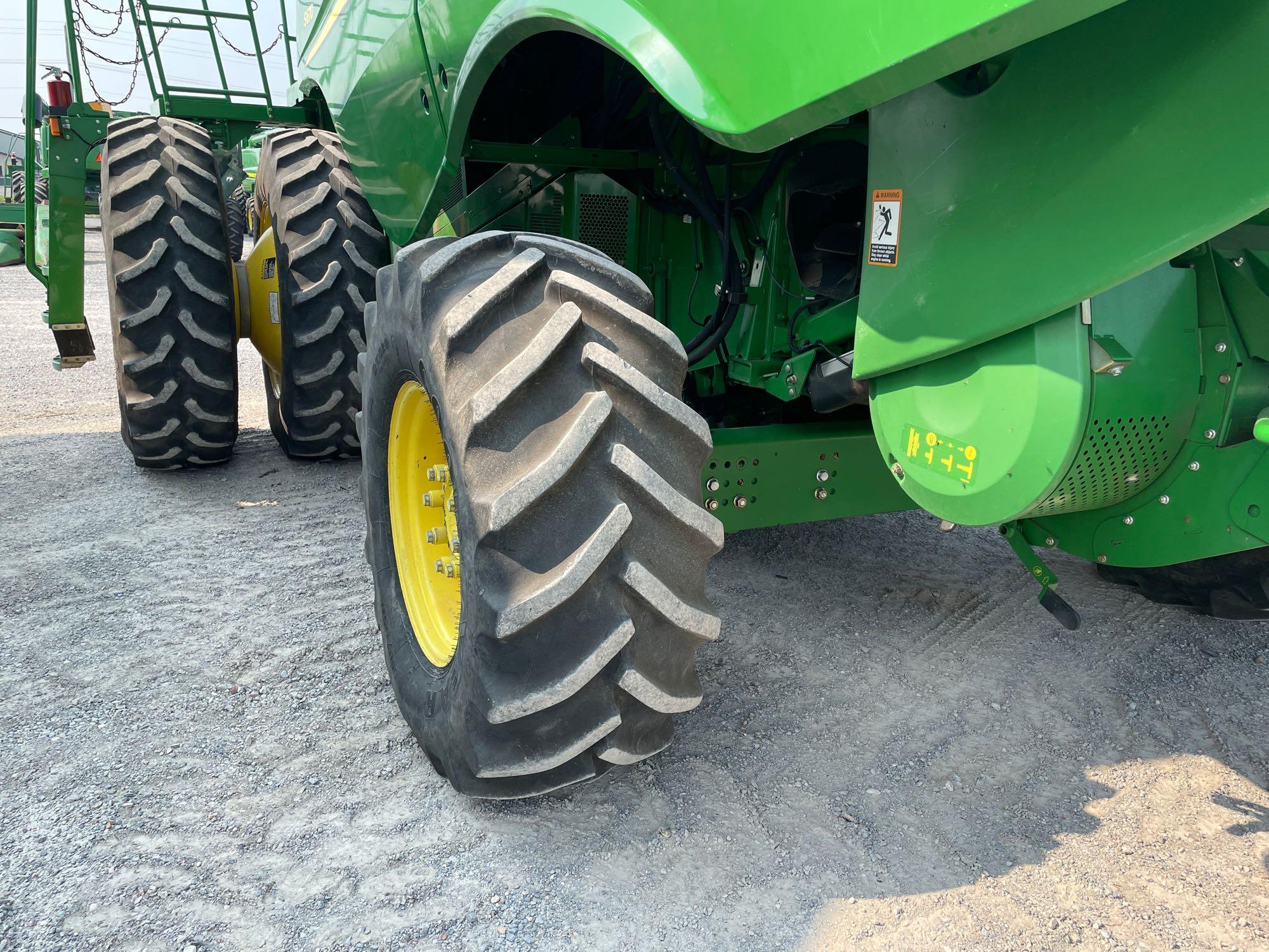 S670 JOHN DEERE COMBINE, 2013 YR.