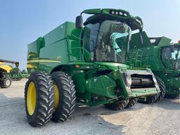 S670 JOHN DEERE COMBINE, 2013 YR.