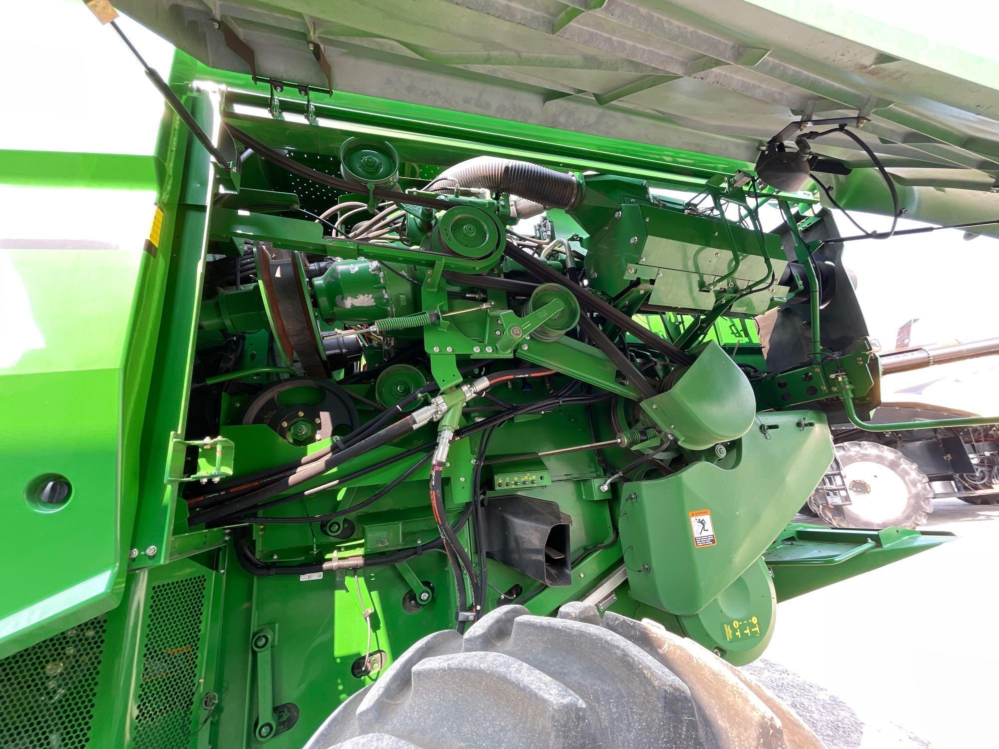 S670 JOHN DEERE COMBINE, 2013 YR.