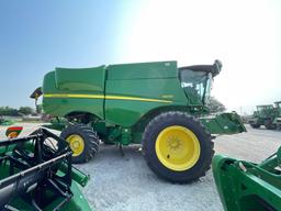 S670 JOHN DEERE COMBINE, 2013 YR.