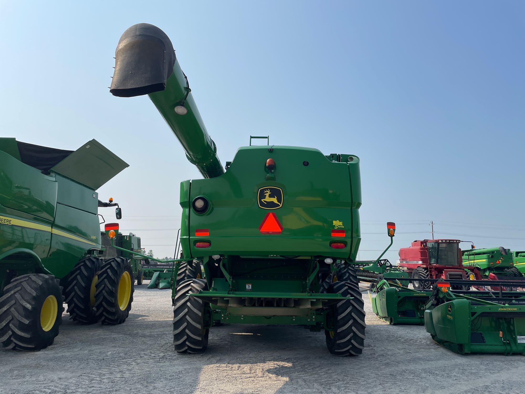 S670 JOHN DEERE COMBINE, 2013 YR.